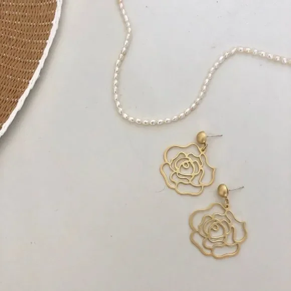 New Rose Earrings 14K Gold Earrings Flower Earrings Bridgerton Style Matt - Picture 3 of 6